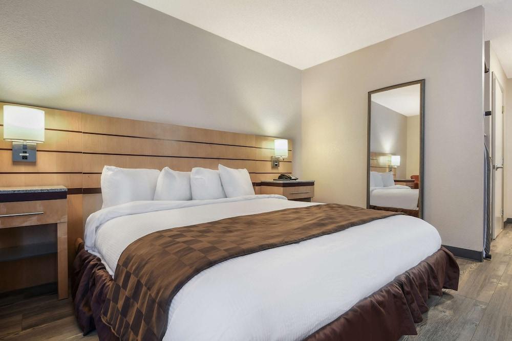 SureStay Plus Hotel by Best Western Tarboro photo 11