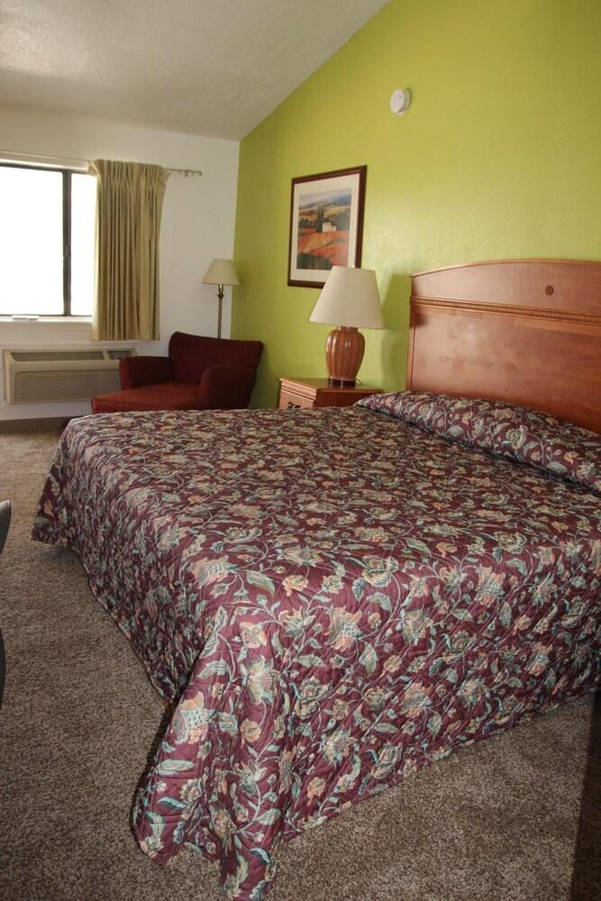 Frontier Motel photo 15