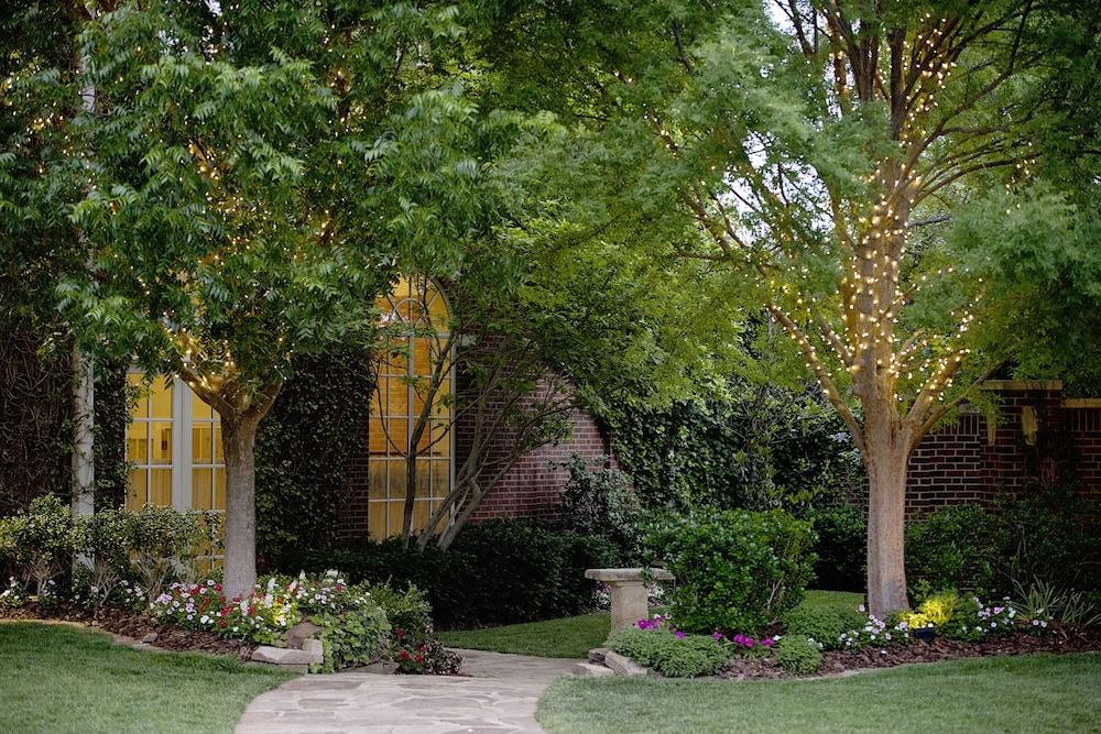 Dominion Gardens and Hotel photo 6