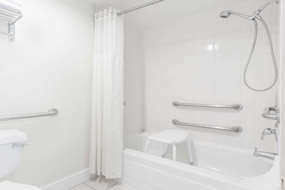 Prodigy Hotel, a Days Inn by Wyndham photo 27