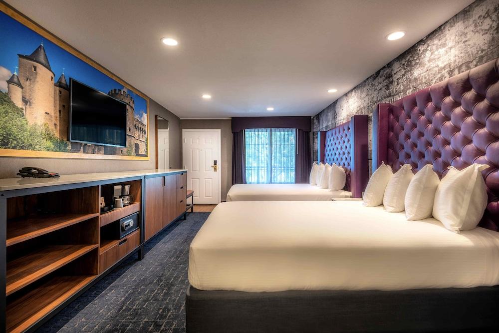 Anaheim Camelot Inn & Suites photo 34