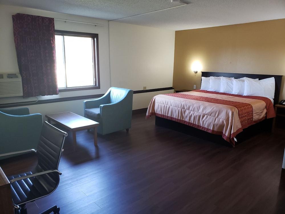 Americas Best Value Inn & Suites Harrisonville photo 65