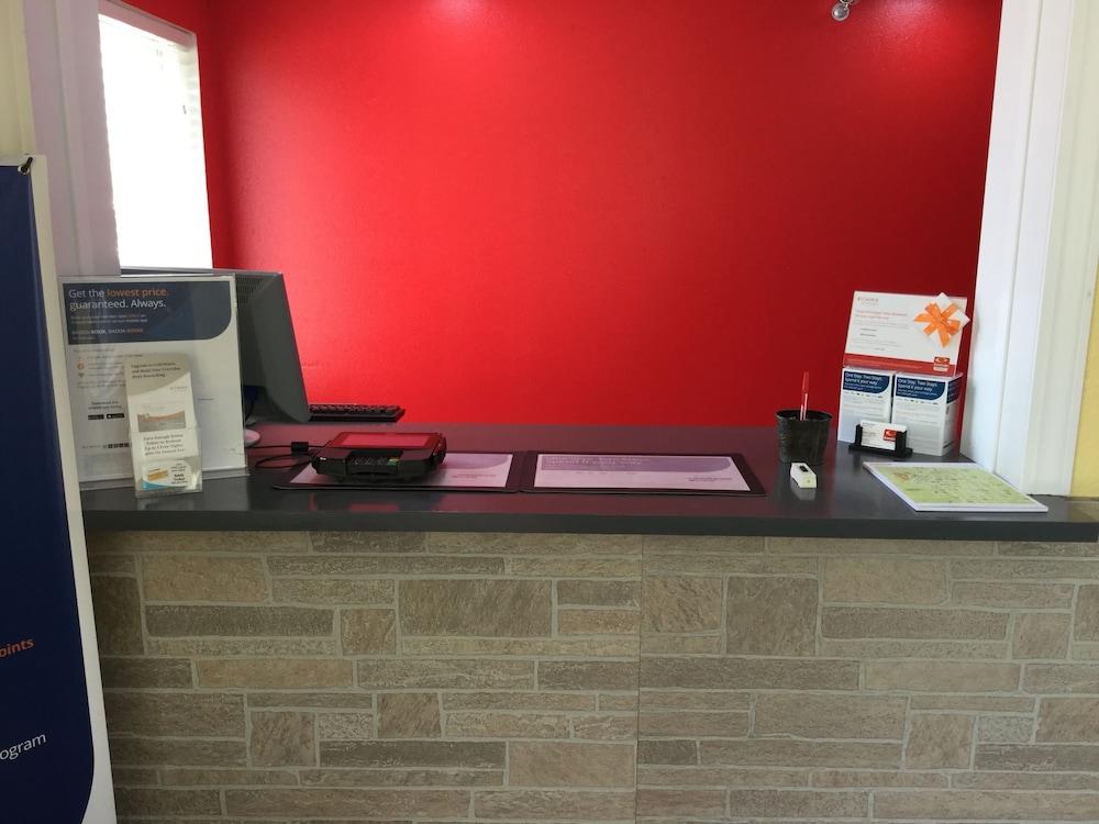 Econo Lodge Lincoln photo 53