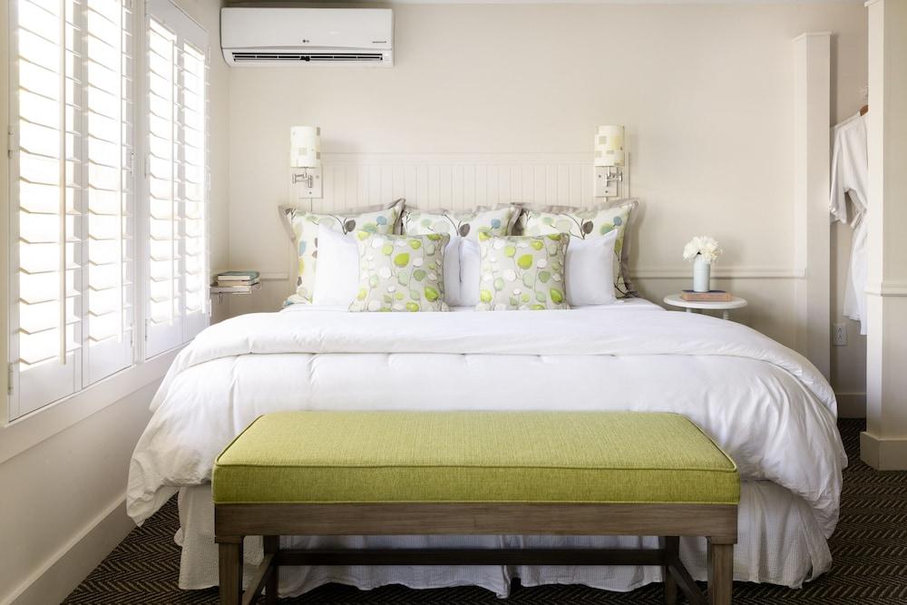 Vineyard Square Hotel & Suites photo 10