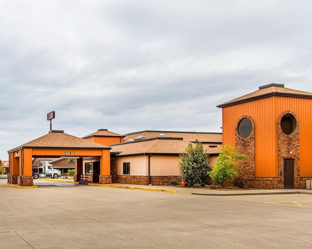 Quality Inn & Suites Marion photo 39