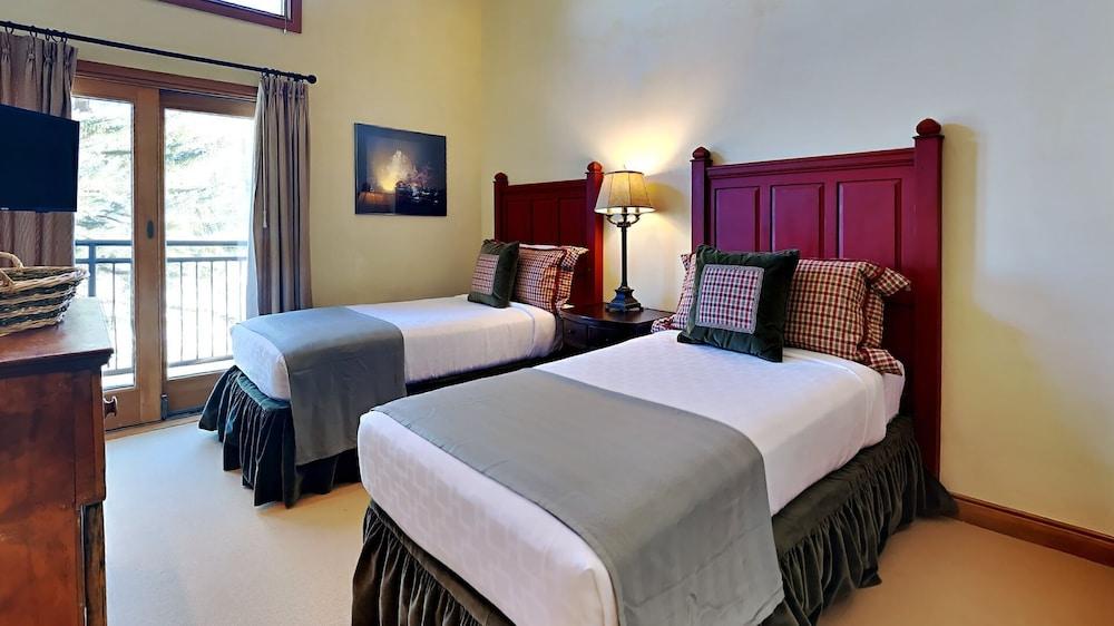 The Timberline Condominiums photo 16