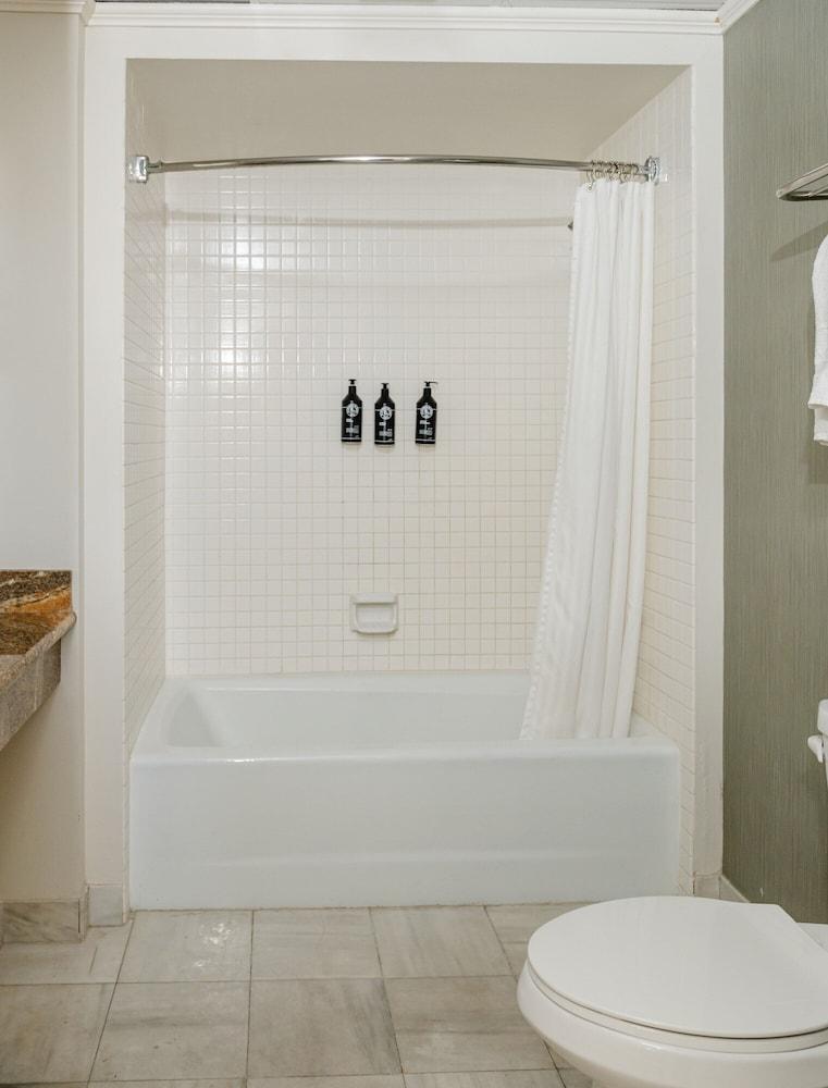 The Lafayette New Orleans By Kasa Living photo 25
