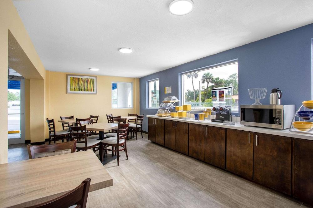 Days Inn by Wyndham Apopka/Orlando photo 43