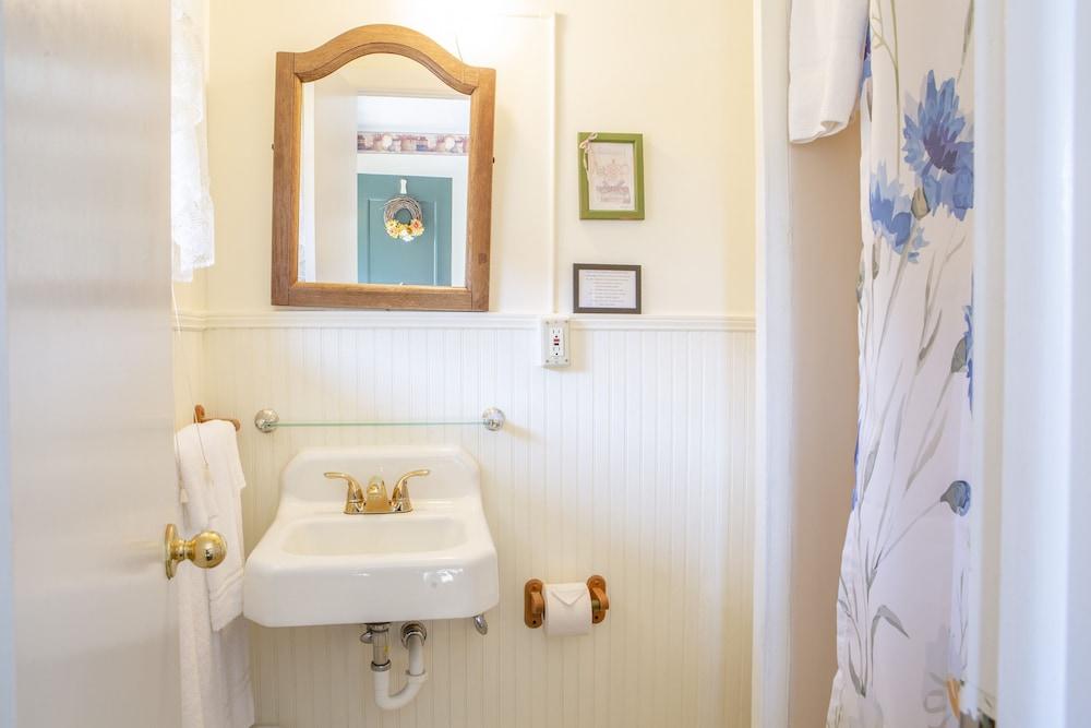 The Chimney Rock Inn & Cottages photo 49