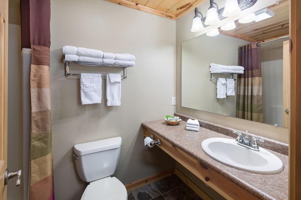 Rock Crest Lodge And Cabins photo 33