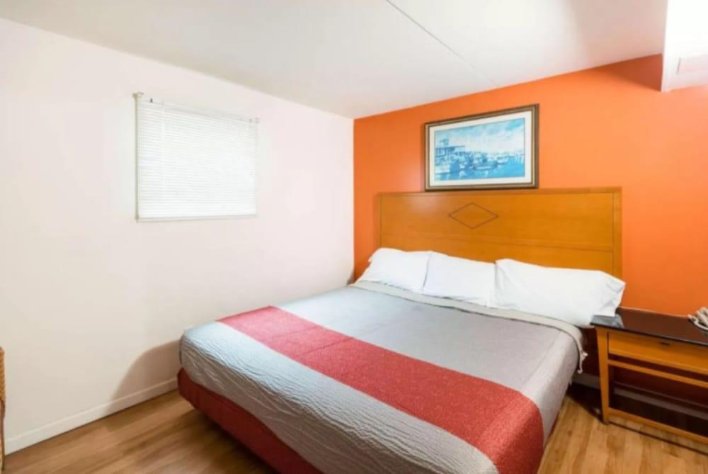 Flamingo Motel photo 18