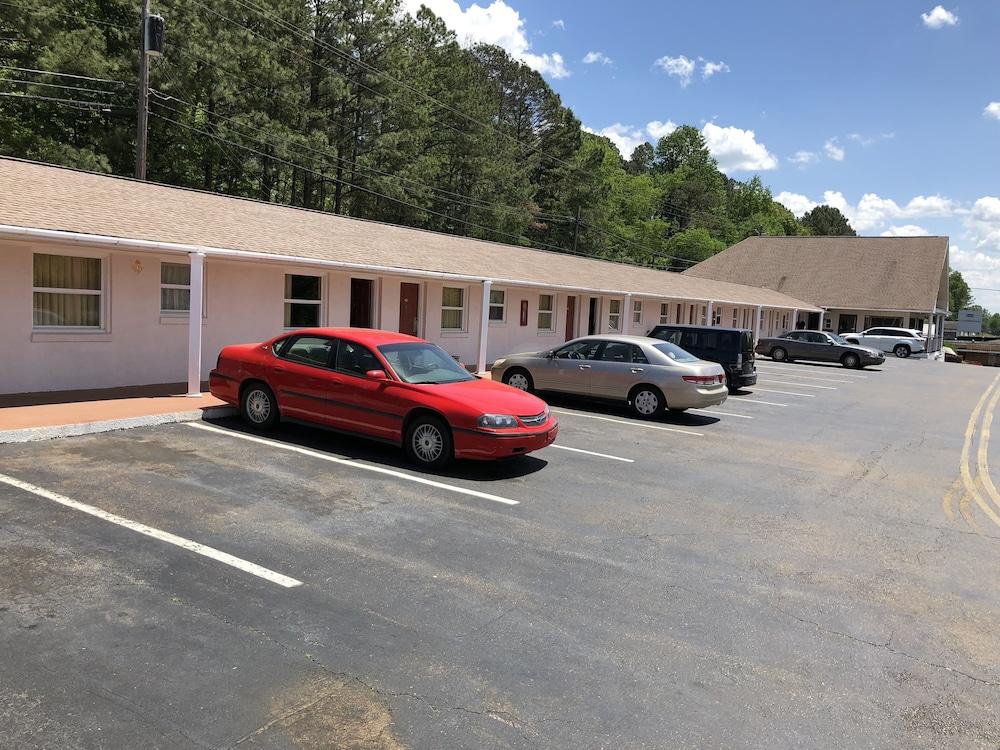 Budget Inn photo 9