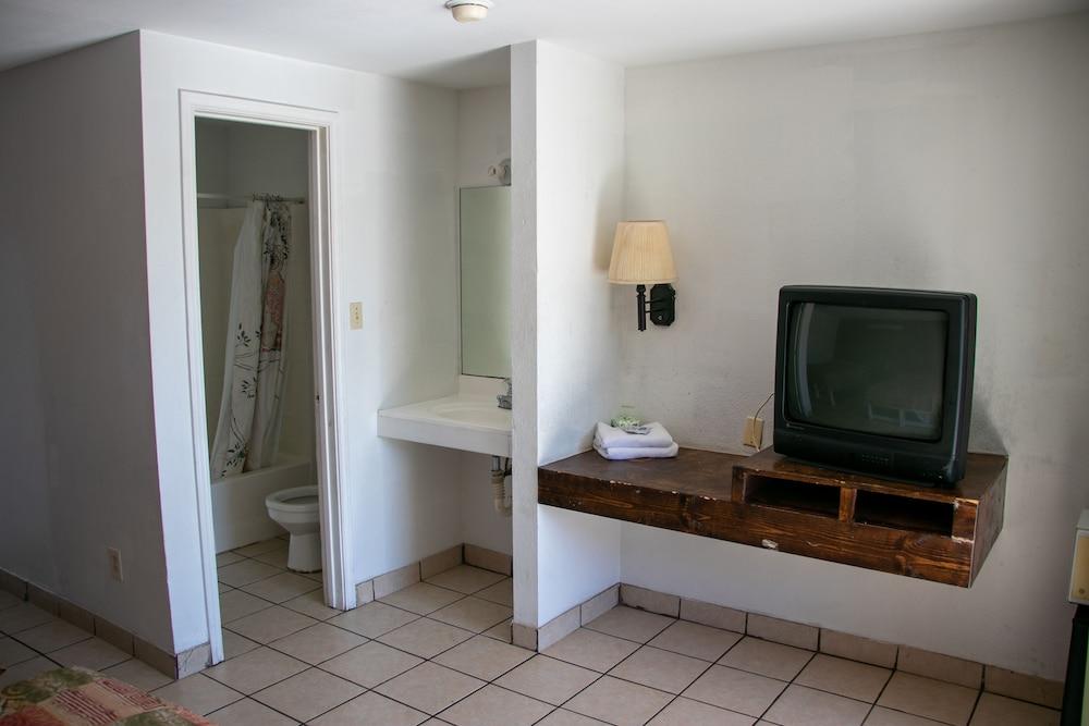 Best Budget Inn photo 6
