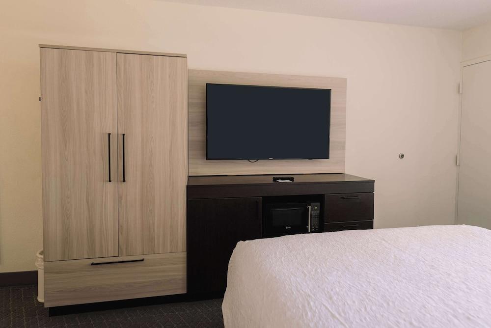 Hampton Inn Gatlinburg photo 10