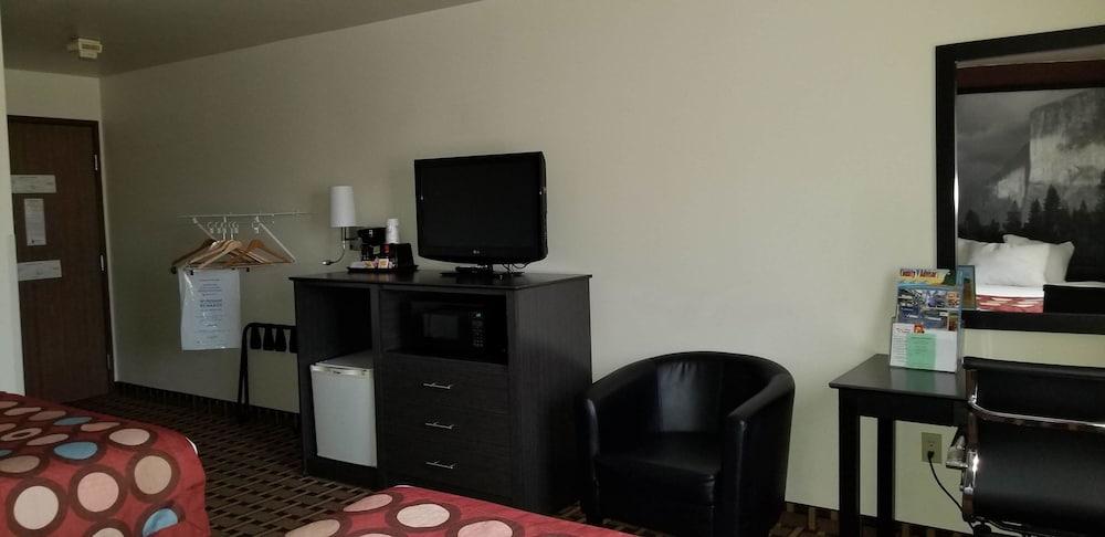 Super 8 by Wyndham Ashland photo 27