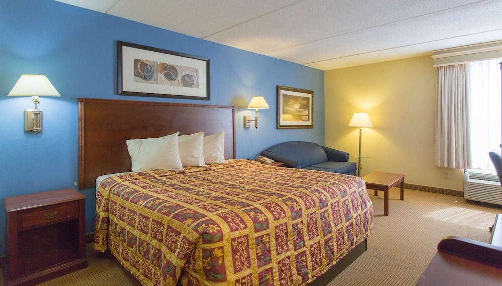 Studios and Suites 4 Less Western Branch photo 12