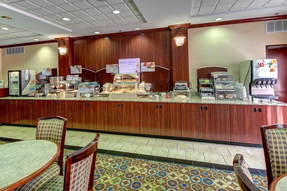 Holiday Inn Express Hotel & Suites San Angelo by IHG photo 21