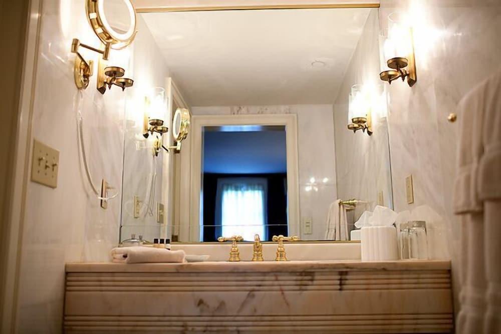 The Grand at Bedford Village Inn photo 91