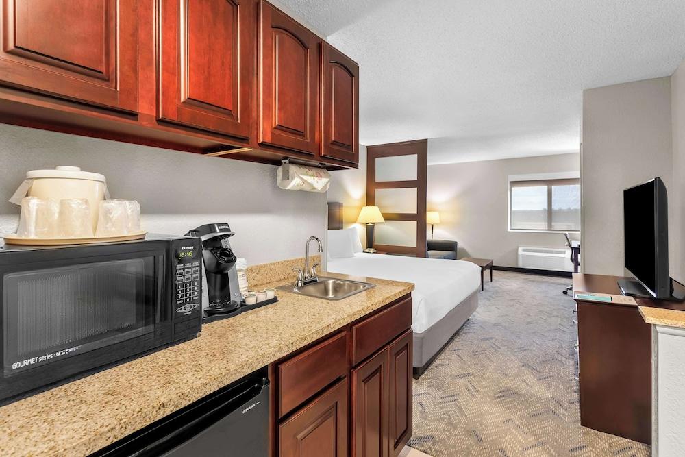 Best Western Oswego Hotel photo 16