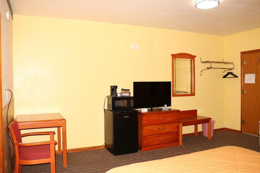 Frontier Motel photo 2