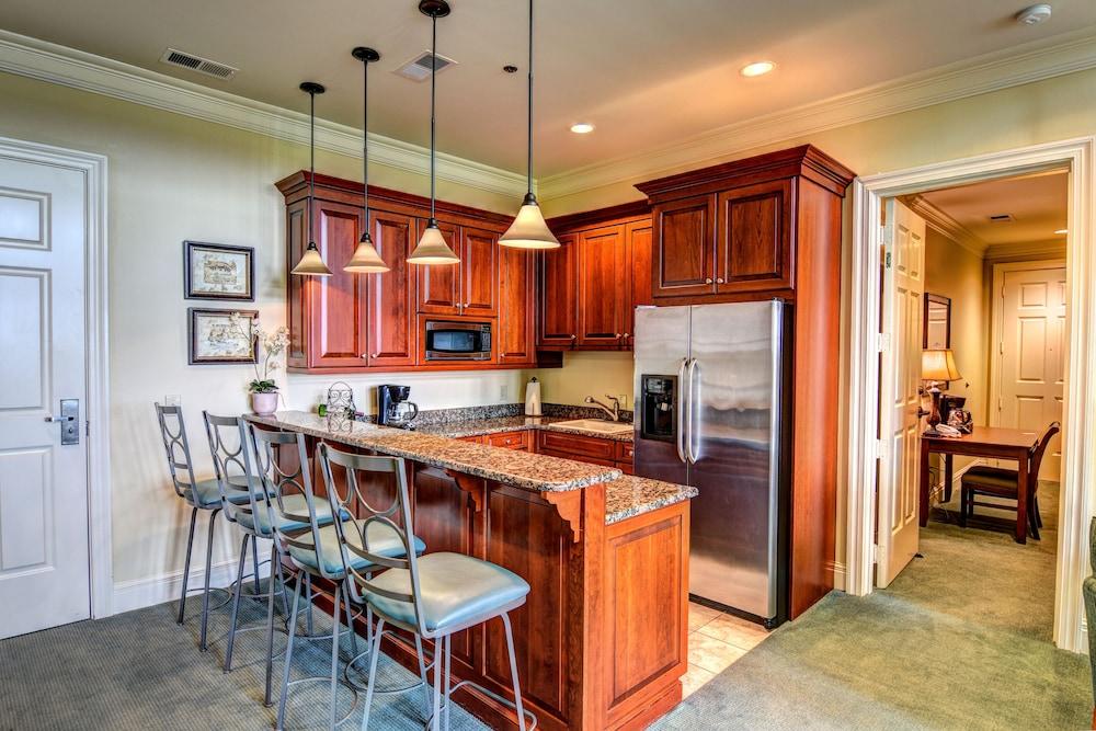 The Village at RiverLanding photo 46