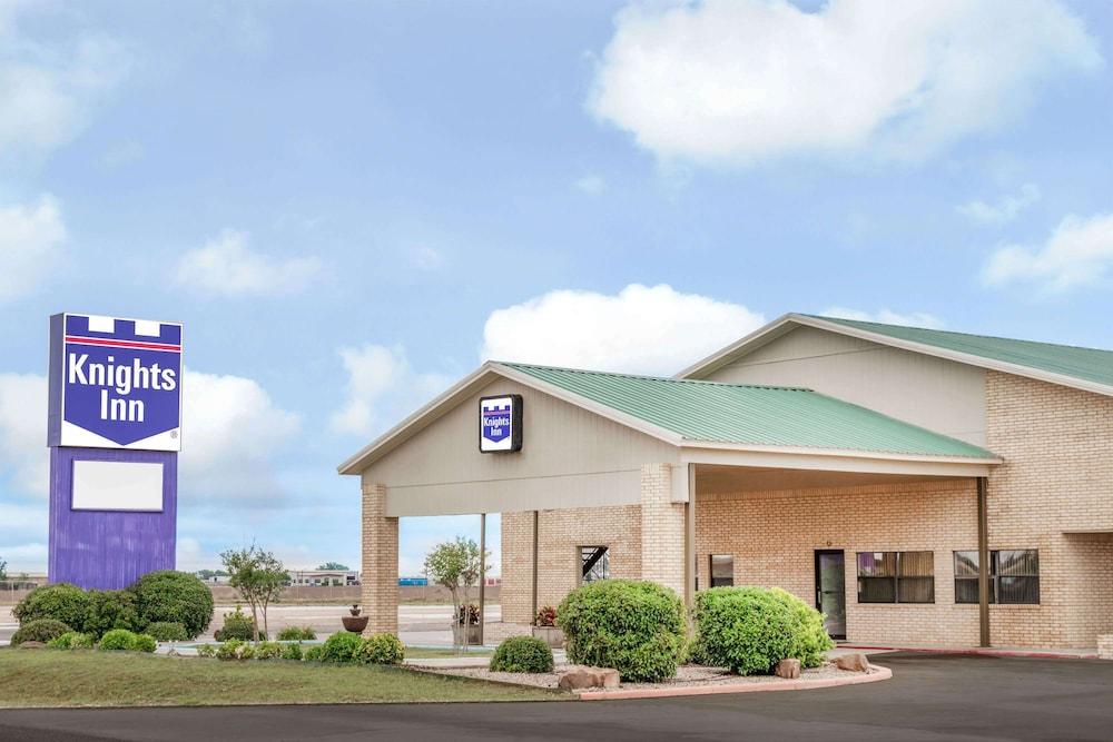 Knights Inn Slaton photo 1