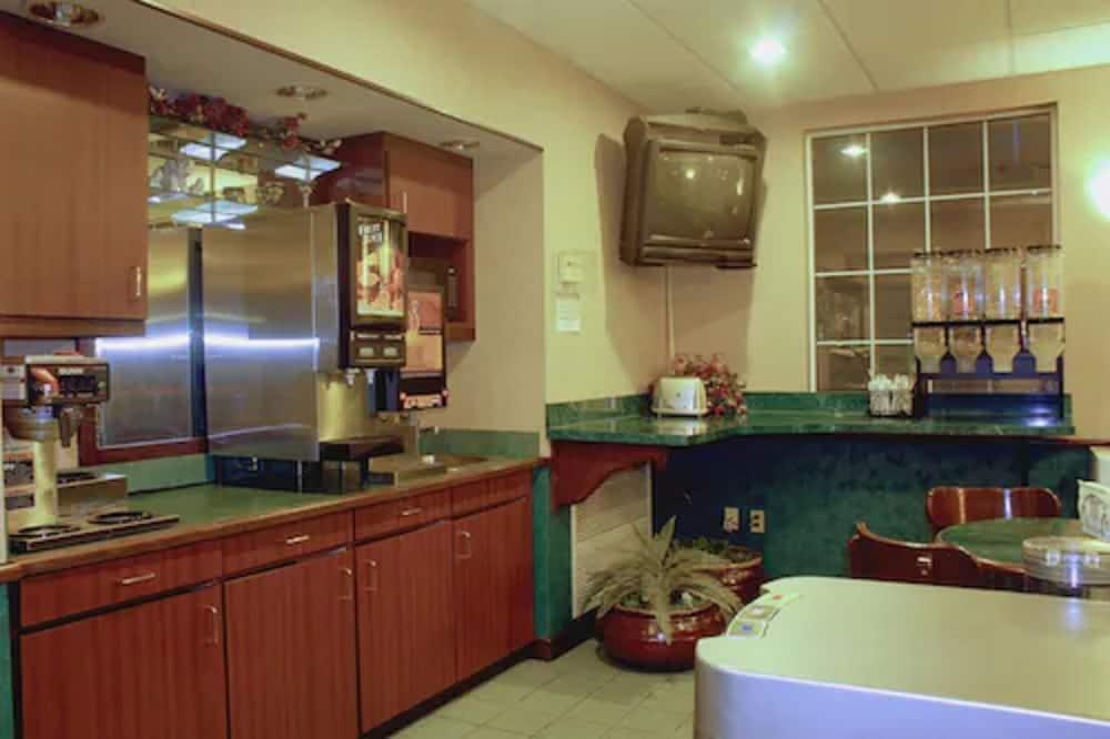 Garden City Inn photo 3