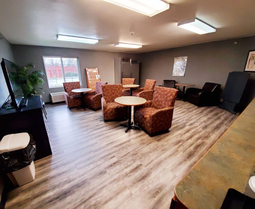 Americas Best Value Inn & Suites Racine photo 36