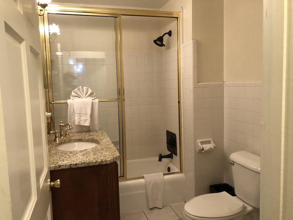 Smithfield Inn photo 26
