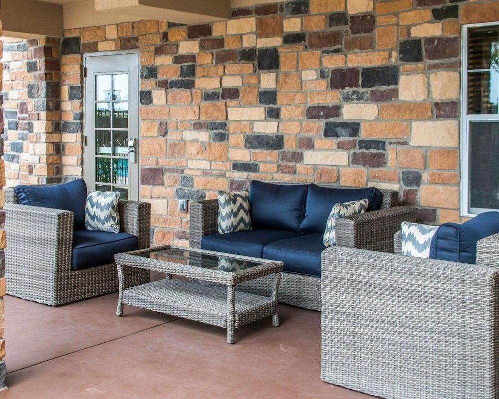 MainStay Suites Cotulla photo 22