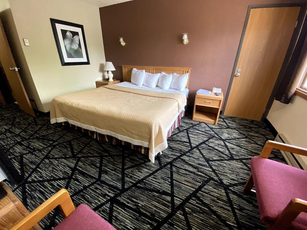 Woodlands Inn & Suites photo 35