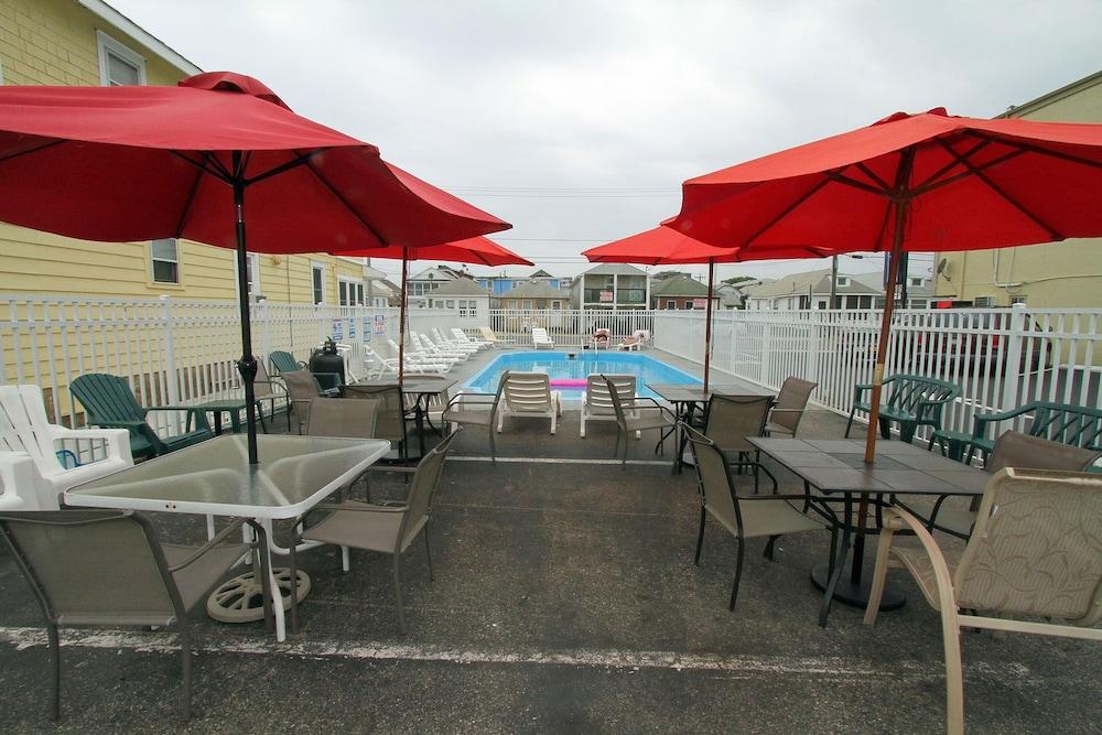 Dry Dock Motel photo 30