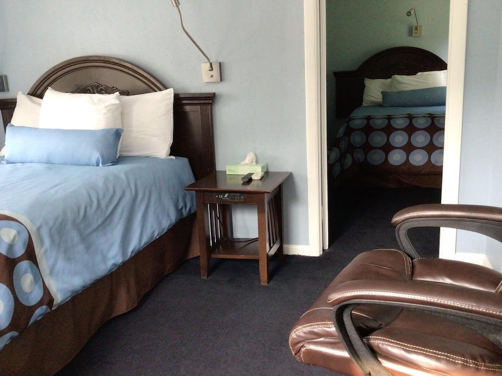 Hitching Post Country Motel photo 15