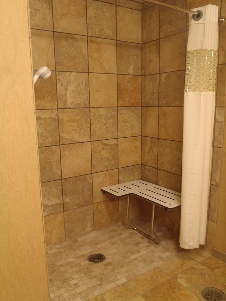 Hampton Inn & Suites Wiggins photo 28