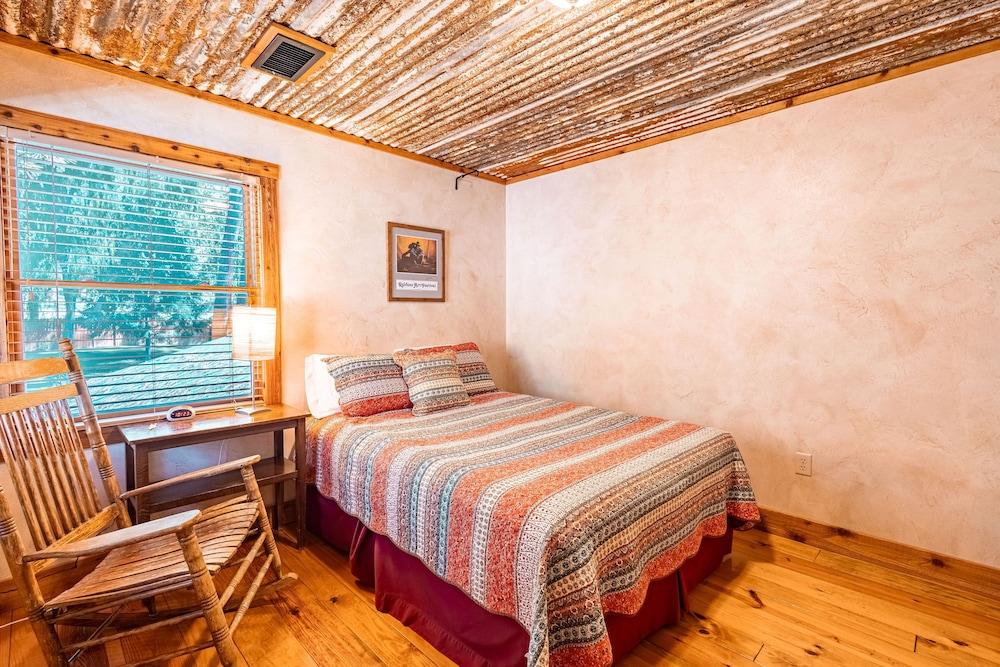 Ruidoso Lodge Cabins photo 3