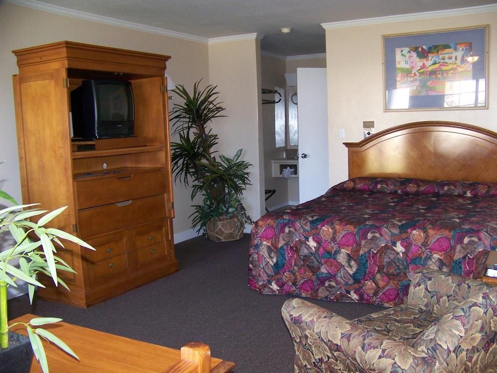 Emerald Sands Inn photo 10