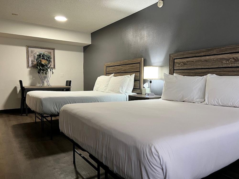 Siegel Slots and Suites photo 15