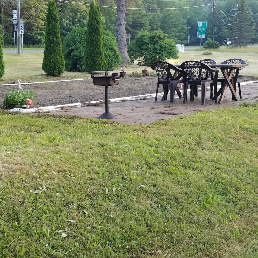 Becket Motel photo 35