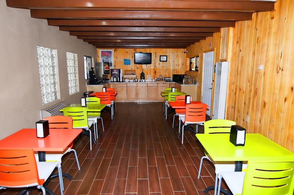 Budget Lodge Ruidoso photo 21