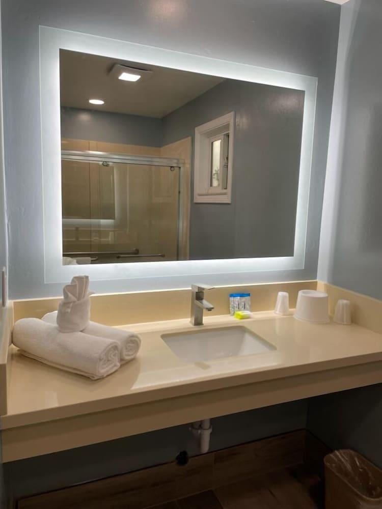 Blue Seal Inn photo 25