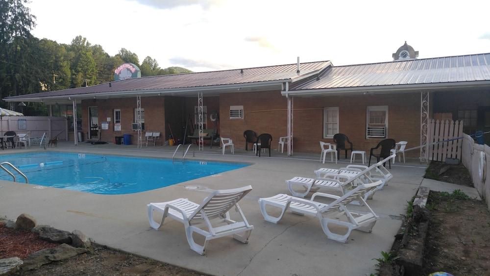 RoseWood Inn photo 12