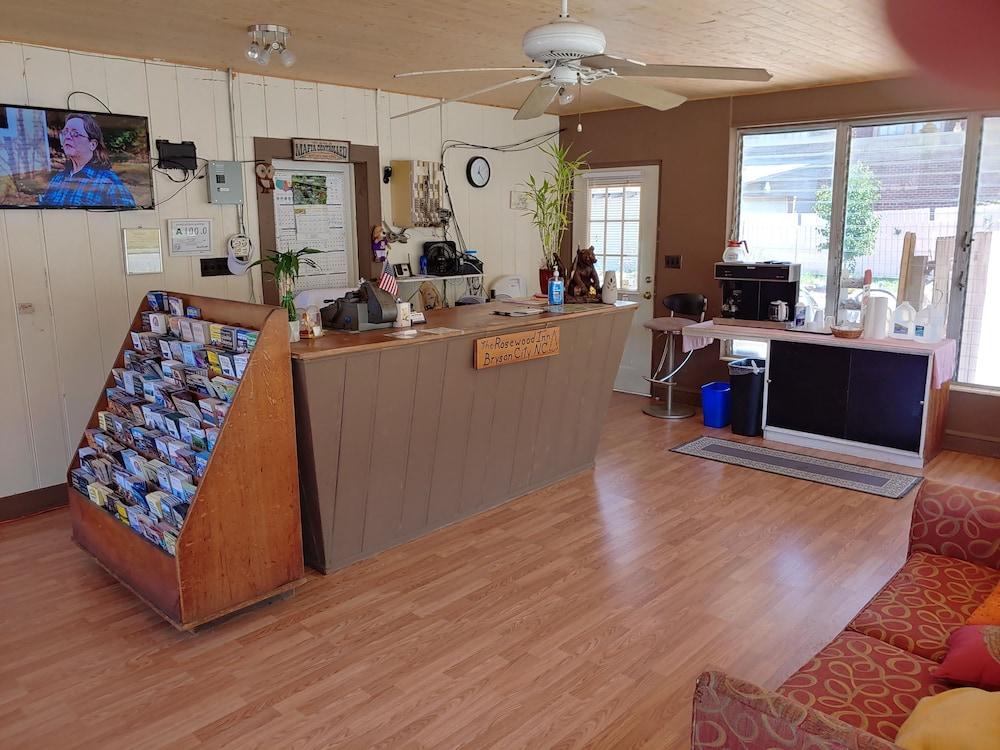 RoseWood Inn photo 2