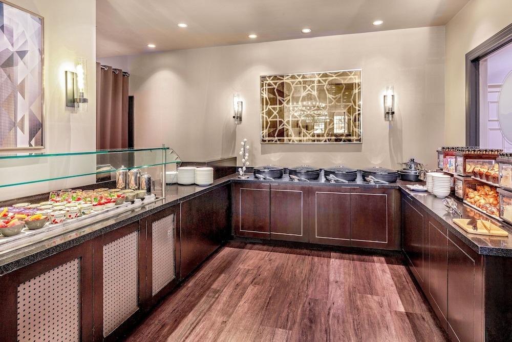 Sheraton Commander Hotel photo 10