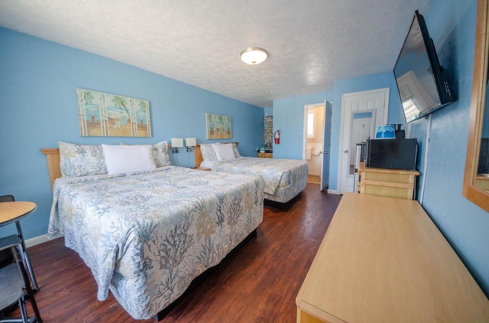 Surf Comber Motel photo 16