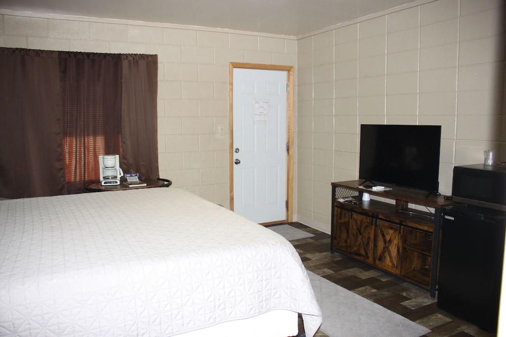 Dighton Inn photo 16