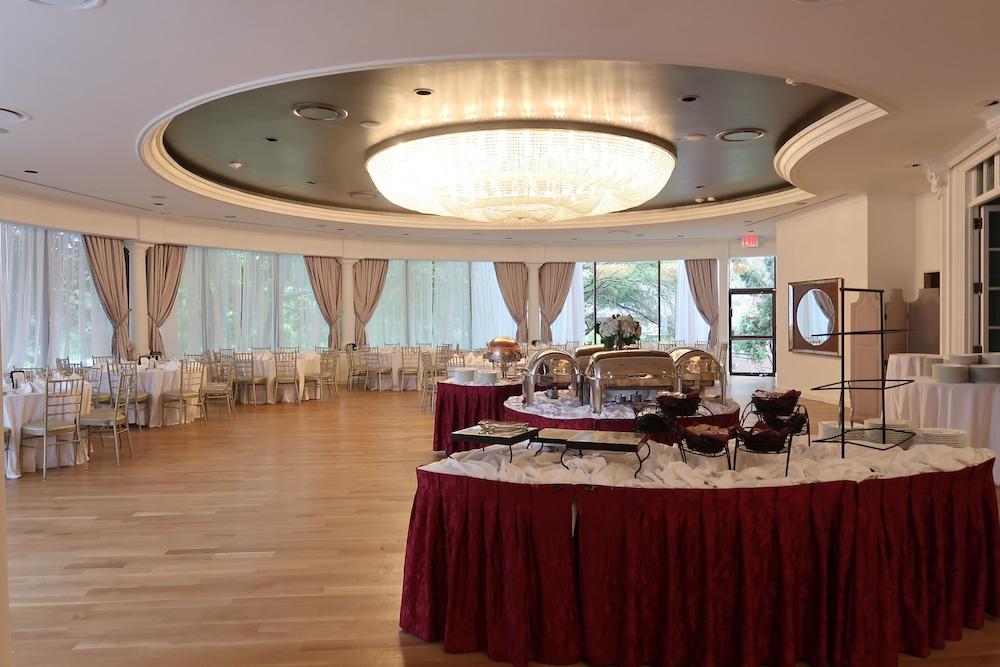 The Mansion at Glen Cove photo 3