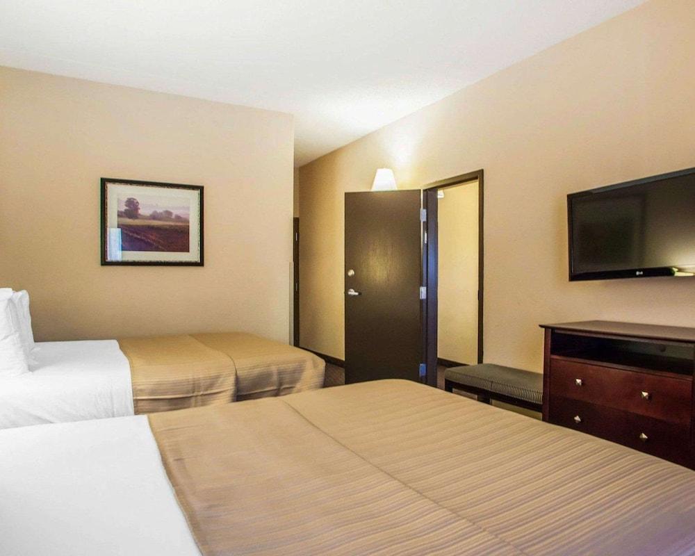 Quality Inn & Suites Peoria North photo 25