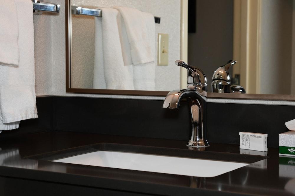 Fairfield by Marriott Mt Pleasant photo 10