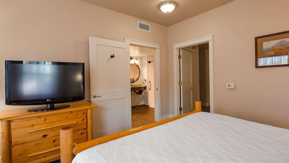 Best Western Plus Plaza Hotel photo 7