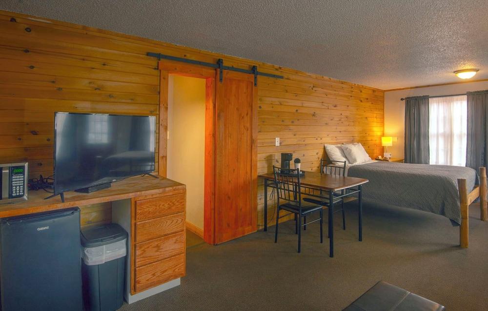 Rustic Inn photo 12